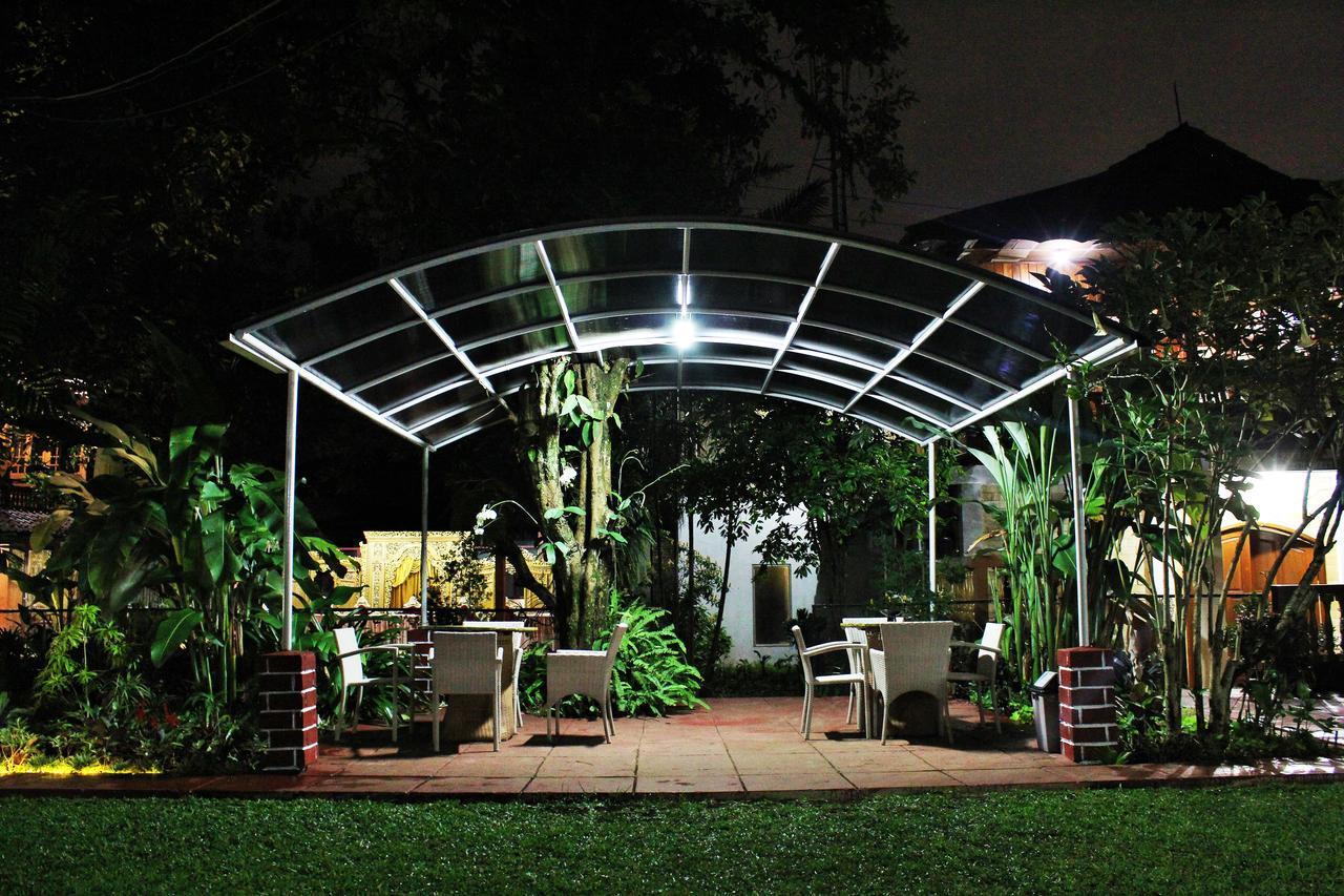 Reddoorz Hostel @ Dago 2 Bandung Extérieur photo