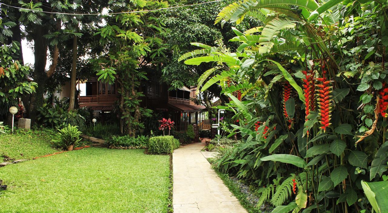 Reddoorz Hostel @ Dago 2 Bandung Extérieur photo