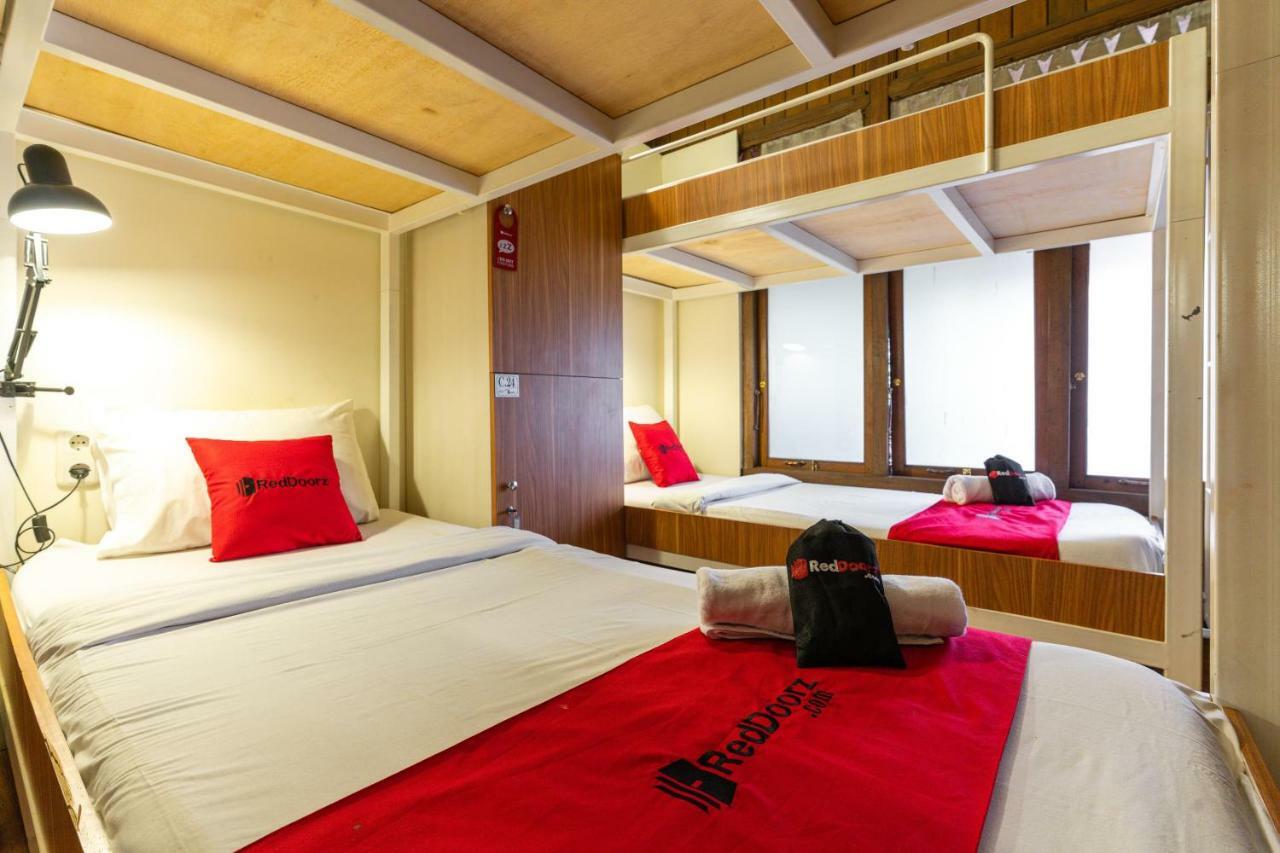 Reddoorz Hostel @ Dago 2 Bandung Extérieur photo